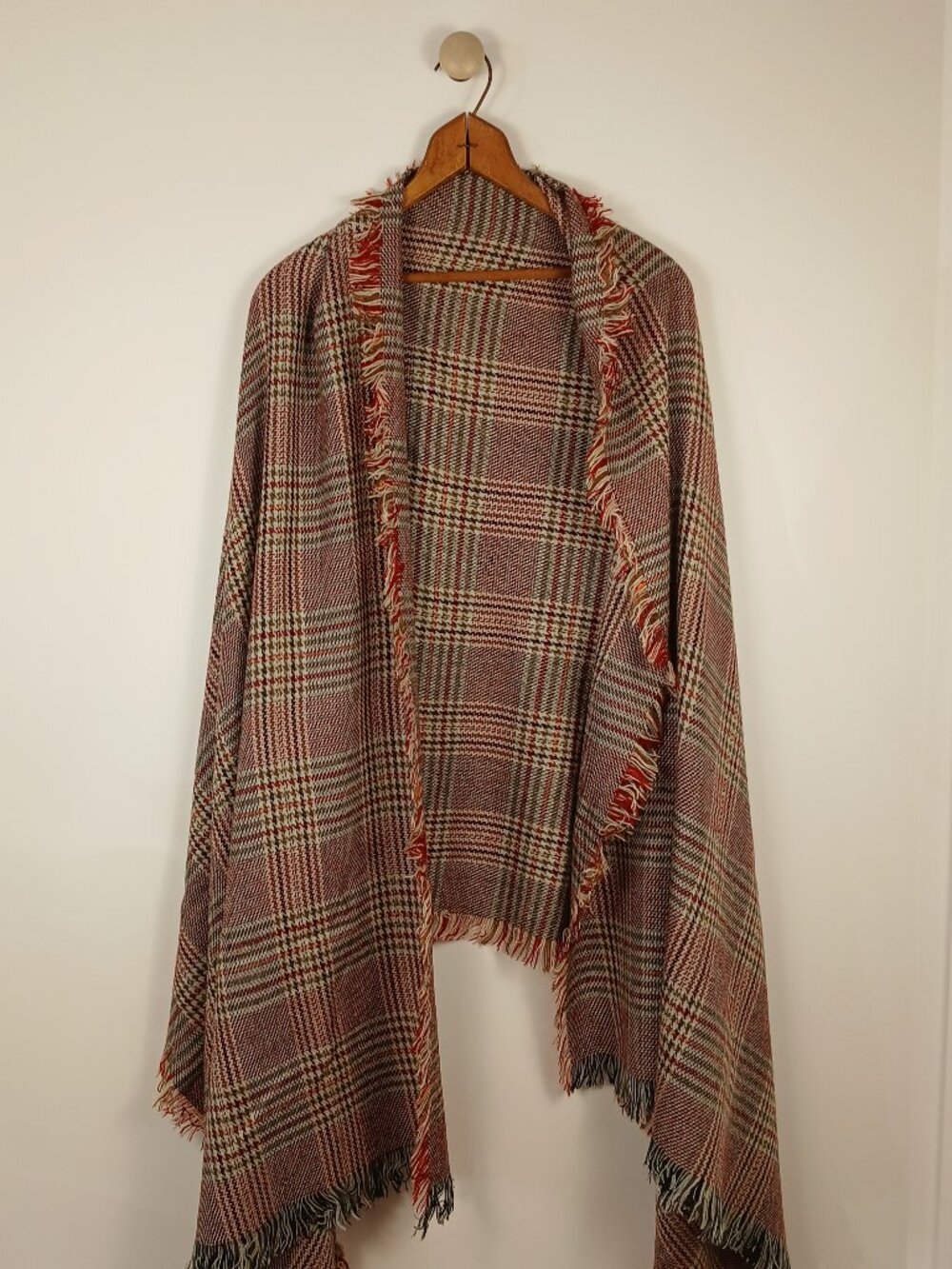 Tom & Eva Oversized Plaid Blanket Scarf Red Beige Brown Fringe Cozy Fall Winter
